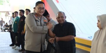 Kapolda Aceh Serahkan 3.450 Paket Sembako Dan Daging Meugang Dalam Baksos Polri Presisi