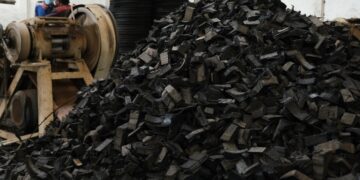 Perusahaan Asal Palembang Ekspor Perdana 162 Ton Serbuk Karet ke Tiongkok   