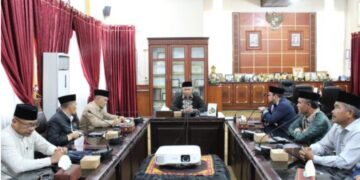 Drs. Hamdan Ditunjuk Secara Aklamasi Sebagai Ketua Pengurus Masjid Agung Ruhama Takengon