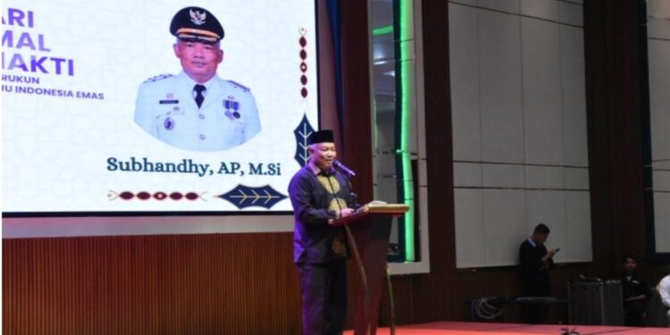Kemenag Award 2025, Pj. Bupati Subhandhy Apresiasi Prestasi ASN Dan Siswa Di Tingkat Provinsi Dan Nasional