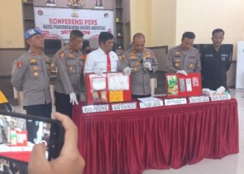 Sabu Dikubur Dalam Kandang Bebek, Polisi Ringkus Dua Kurir dan Sita BB 1.417 Gram 