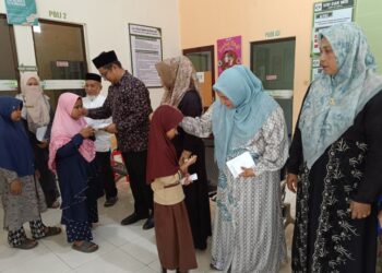 Klinik Cut Meutia Santuni Puluhan Anak Yatim