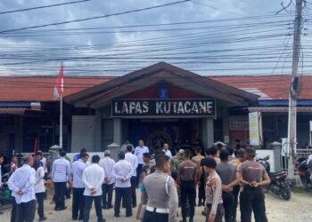 Kolaborasi Petugas, Warga Binaan, dan TNI-Polri Memperbaiki Fasilitas Rusak Di Lapas Kutacane