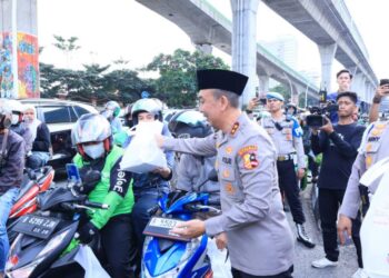 Polri Bersama Media Bersinergi Berbagi Takjil Serentak Di Seluruh Indonesia