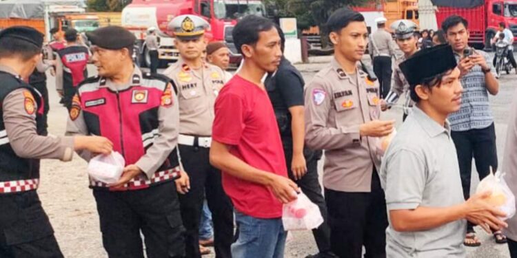  PD IWO Subulussalam Apresiasi Polres Subulussalam Libatkan Wartawan Bagikan Takjil