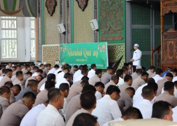 Polda Aceh Peringati Nuzulul Qur’an Di Masjid Babuttaqwa