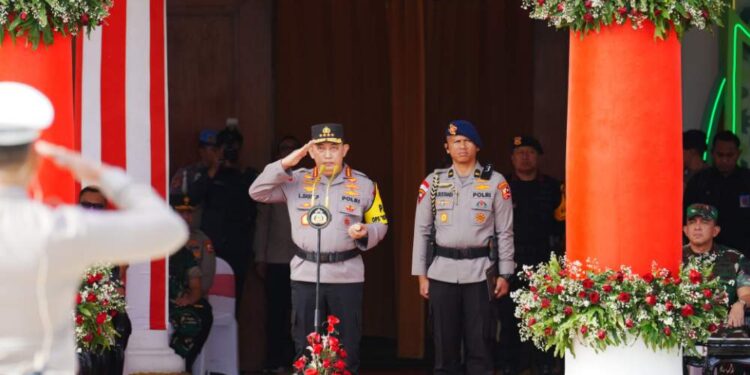 Kapolri Pimpin Apel Gelar Pasukan Operasi Ketupat 2025 Di Surabaya