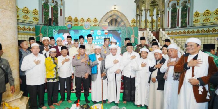 Safari Ramadan Di Medan, Kapolri : Pererat Silaturahmi Demi Keamanan Dan Kesejahteraan