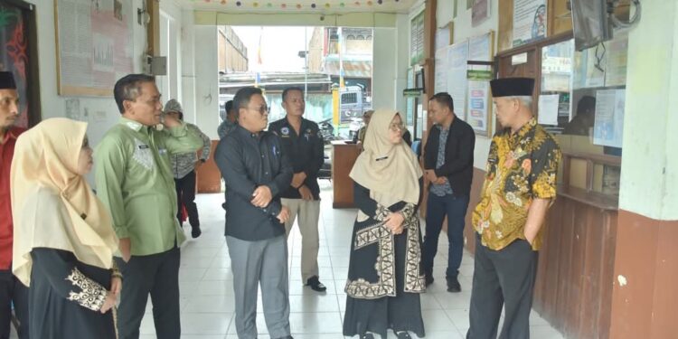 Tinjau Puskesmas Buntul Kemumu, Wakil Bupati Armia : Kita Pikirkan Perluasan Sarana Kesehatan