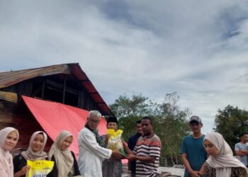 Serahkan Bantuan, Wakil Bupati Armia Imbau Masyarakat Tingkatkan Kewaspadaan