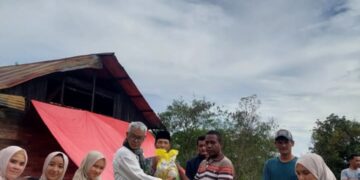 Serahkan Bantuan, Wakil Bupati Armia Imbau Masyarakat Tingkatkan Kewaspadaan