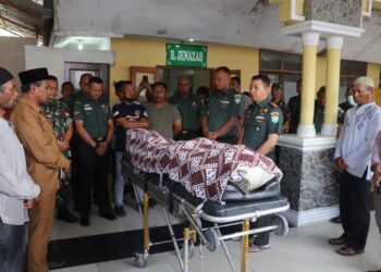 Dandim 0106/ Aceh Tengah Lepas Jenazah Almarhum Serka Sarbaini Ke Pemakaman