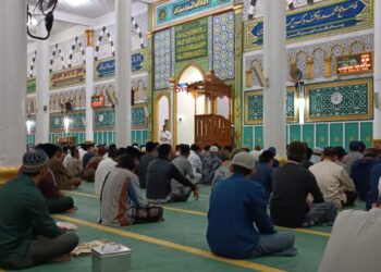 Shalat Taraweh Di Masjid Ruhama, Kapolres Aceh Tengah Sampaikan Himbauan Kamtibmas