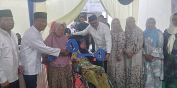 Bupati Deli Serdang Berjemur Di Galang, Berbagai Bantuan Diserahkan