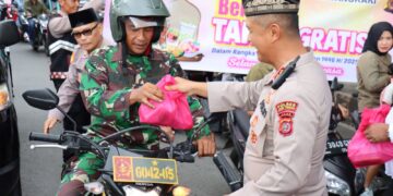 Ramadhan Berkah, Kapolres Bersama Ketua Bhayangkari Aceh Tengah Dan Mahasiswa Berbagi Takjil