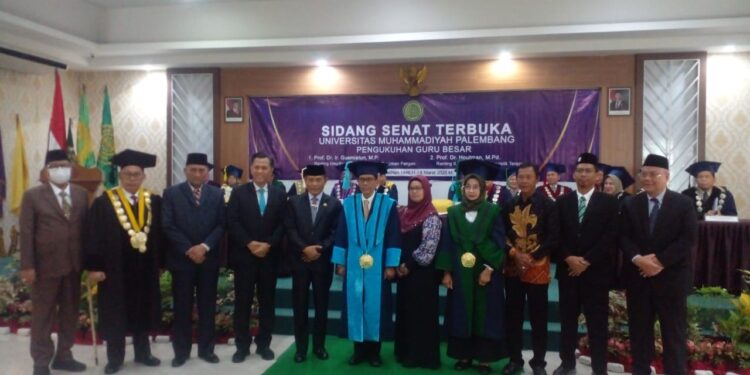Pengukuhan Guru Besar Prof.dr.Ir.Gusmiatun. MP Dan Prof.dr.Houtman M.Pd