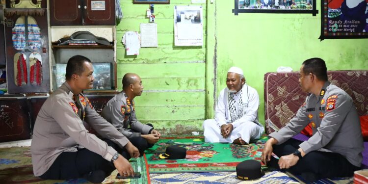 Kepedulian di Bulan Ramadhan: Kapolres Bener Meriah Kunjungi Tokoh Agama