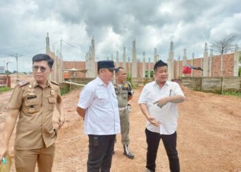 Sekretaris Satpol PP Kota Palembang Meninjau Lokasi Pembangunan Ruko Jalan HM Noerdin Pandji