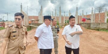 Sekretaris Satpol PP Kota Palembang Meninjau Lokasi Pembangunan Ruko Jalan HM Noerdin Pandji