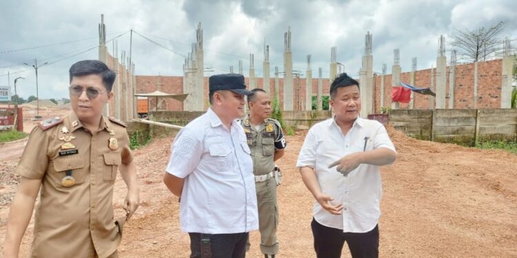 Sekretaris Satpol PP Kota Palembang Meninjau Lokasi Pembangunan Ruko Jalan HM Noerdin Pandji