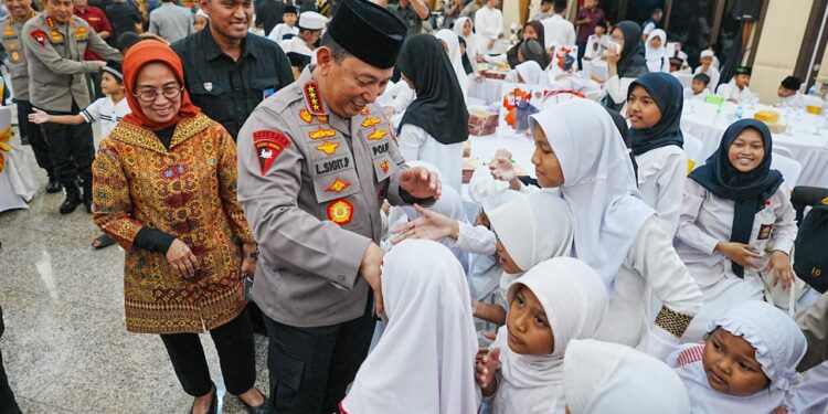 Berbagi Takjil Dan Buka Puasa Bersama, Kapolri Perkuat Sinergi Dengan Media Dan Masyarakat