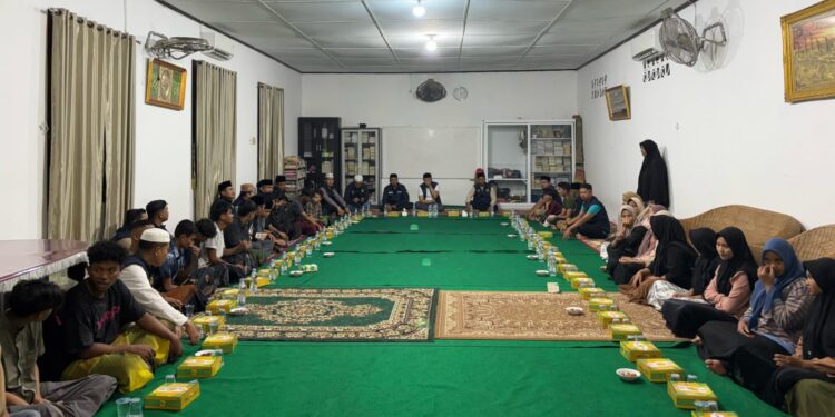 Dirreskrimsus Polda Aceh Sahur Bersama Anak Yatim Di Panti Asuhan