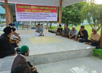 Pengurus PPTQ Ibnul Jauzi Gelar Diskusi Ramadhan Dan Salurkan Paket Sembako