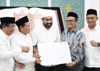 Walikota Subulussalam Menerima Simbolis Launching Instruksi Gubernur Aceh Tentang Sholat Fardhu