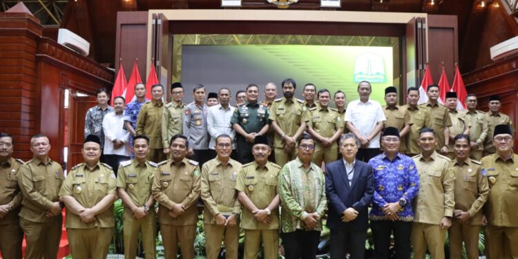 Wakapolda Aceh Misbahul Munauwar Hadiri Rapat Forkopimda Bersama Bupati Dan Wali Kota