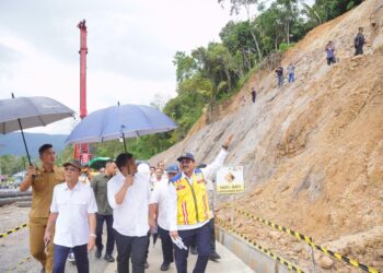 Jelang Mudik Lebaran, Bobby Nasution Berhentikan Sementara Perbaikan Jalan Batu Jomba Tapsel