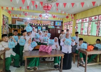 Dibawah Kelola Mabes Polri, SPPG Bagikan 3.417 Porsi MBG Ke Anak-anak Di Jaksel