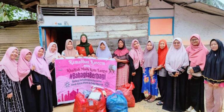 Khamsa Berbagi Kebahagiaan ke Fakir Miskin dan Anak Yatim
