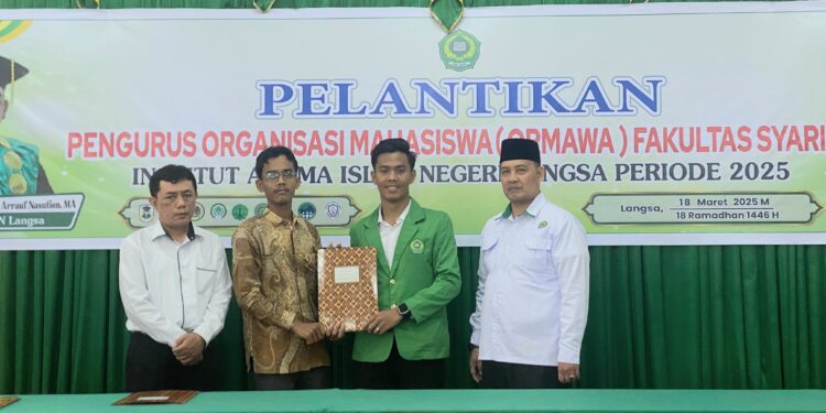 Ketua DEMA Fakultas Syariah IAIN Langsa Periode 2025-2026 Muhammad Nur Ambia Resmi Dilantik