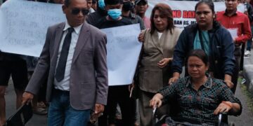 Gunakan Kursi Roda, Korban Dugaan Malpraktek RS Mitra Sejati Minta Kapoldasu Tindaklanjuti Laporannya