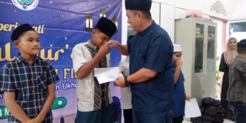 Gampong Sungai Pauh Firdaus Peringati Malam Nuzulul Qur’an dan Santuni Anak Yatim 