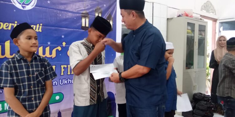 Gampong Sungai Pauh Firdaus Peringati Malam Nuzulul Qur’an dan Santuni Anak Yatim 