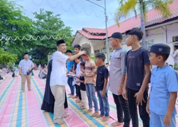 Berkah Ramadan, DLH Kota Langsa Santuni Puluhan Anak Yatim Saat Buka Puasa Bersama 