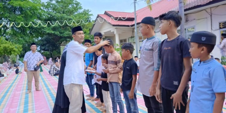 Berkah Ramadan, DLH Kota Langsa Santuni Puluhan Anak Yatim Saat Buka Puasa Bersama 