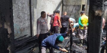 Kebakaran Hanguskan Enam Rumah Di Kampung Mupakat Jadi, Kerugian Ditaksir Rp 800 Juta