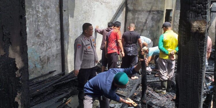 Kebakaran Hanguskan Enam Rumah Di Kampung Mupakat Jadi, Kerugian Ditaksir Rp 800 Juta