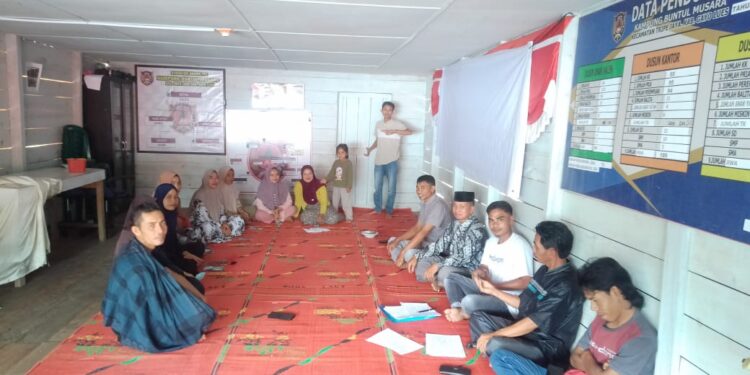 Pengulu Kampung Buntul Musara Salurkan Insentif Aparatur Kampung