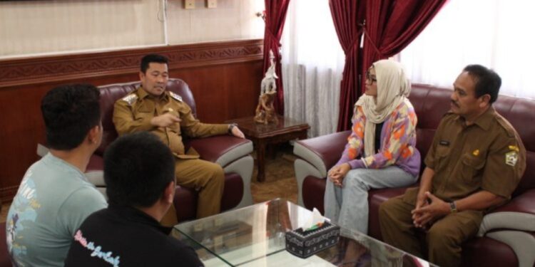 Bupati Aceh Tengah Haili Yoga Terima Audiensi Kru Program Tanah Air Beta Trans TV