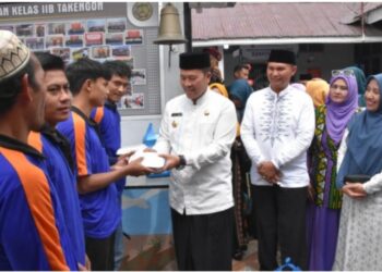 1.000 Takjil Berkah, Bupati Aceh Tengah Dan Organisasi Wanita Berbagi Di Bulan Ramadhan
