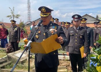 Kabid Propam Polda Sumsel Pimpin Upacara Pemakaman Almarhum Aipda Novian Rahmadi