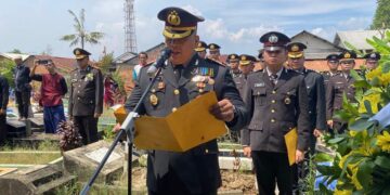 Kabid Propam Polda Sumsel Pimpin Upacara Pemakaman Almarhum Aipda Novian Rahmadi