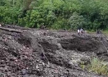 Banjir Bandang Dan Longsor Menghantam Jalan Menuju Samar Kilang Di Atu Kul 