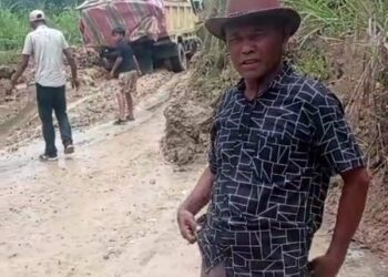 Longsor Juga Menghantam Jalan Samar Kilang Di Kampung Rusip