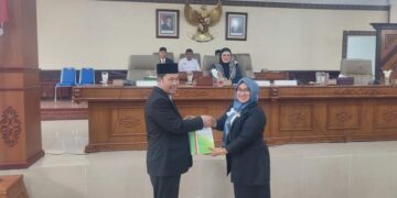 Sidang Paripurna DPRK Aceh Tengah, Bupati Haili Yoga Sampaikan Capaian Strategis LKPJ 2024