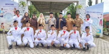 Pembina Upacara Di SMAN 8 Takengon, Syukri: Ingat Pengorbanan Orang Tua