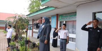Wakil Ketua II DPRK Susilawati Menjadi Pembina Upacara MAN 2 Takengon